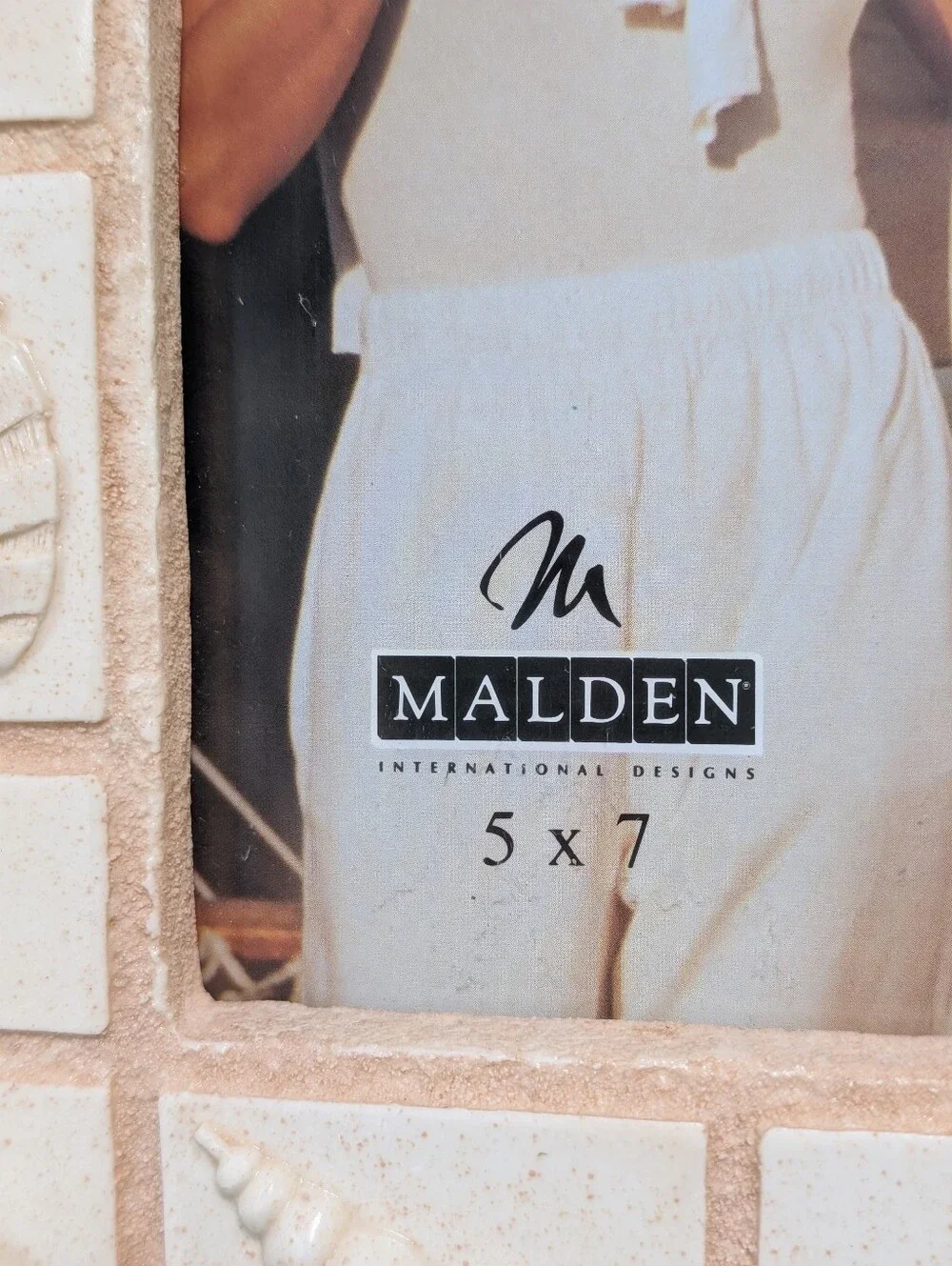 Malden 3D Seashell Ceramic Stoneware Picture Frame Fits 5x7 Cream Beach Ocean